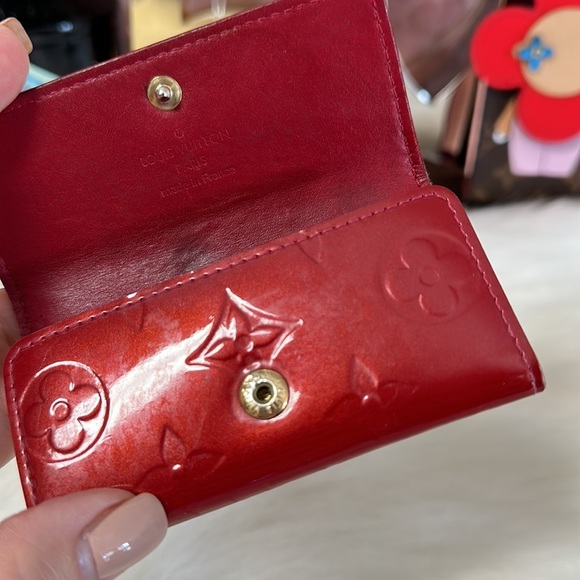 Authentic POMME D’AMOUR LOUIS VUITTON MONOGRAM VERNIS LEATHER MULTICLES KEY CASE - Picture 13 of 13